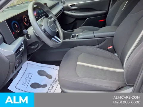 More photos of 2024 Hyundai Sonata SEL at ALM Hyundai Macon, GA