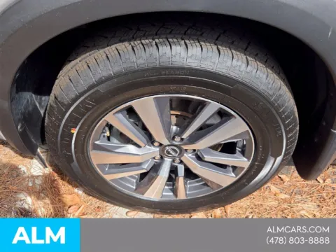 Photos of 2024 Nissan Pathfinder SL for sale in Macon, GA at ALM Hyundai Macon