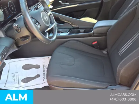 More photos of 2025 Hyundai Elantra SEL Convenience at ALM Hyundai Macon, GA