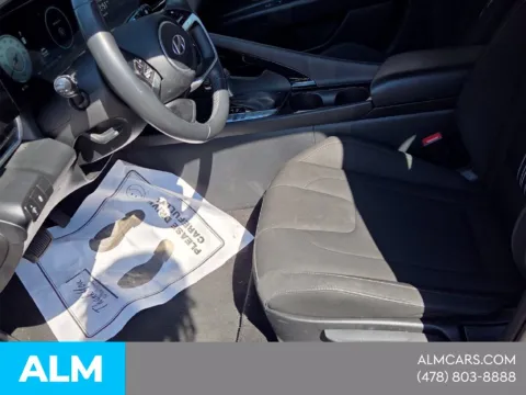 More photos of 2025 Hyundai Elantra SEL Convenience at ALM Hyundai Macon, GA
