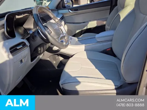 More photos of 2025 Hyundai Palisade SEL at ALM Hyundai Macon, GA