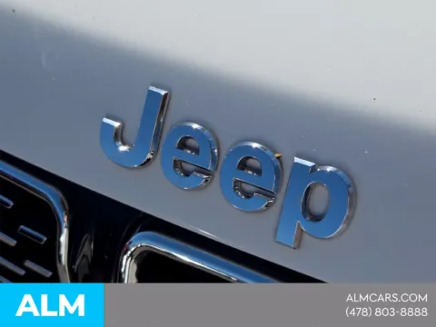 More photos of 2025 Jeep Compass Limited at ALM Hyundai Macon, GA