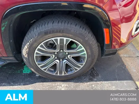 Another view of 2024 Jeep Wagoneer L Series II for sale in Macon, GA at ALM Hyundai Macon