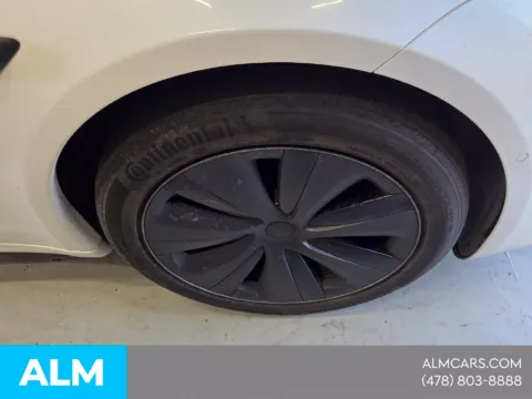 More photos of 2022 Tesla Model S at ALM Hyundai Macon, GA