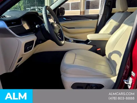 Another view of 2025 Jeep Grand Cherokee Limited for sale in Macon, GA at ALM Hyundai Macon
