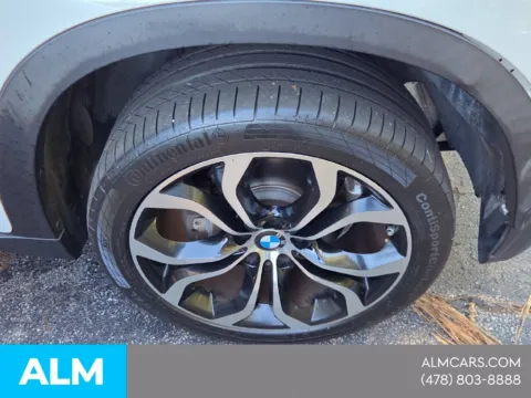 More photos of 2008 BMW X5 3.0si at ALM Hyundai Macon, GA