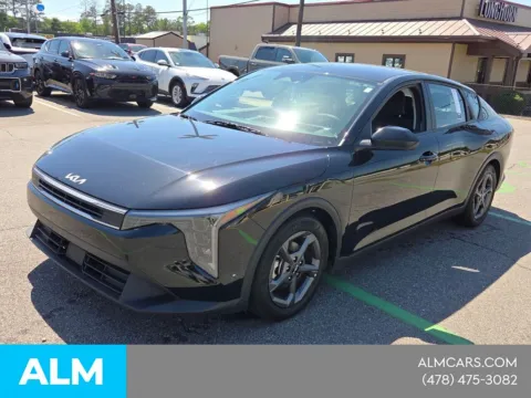 More photos of 2025 Kia K4 LXS at ALM Mazda Macon, GA