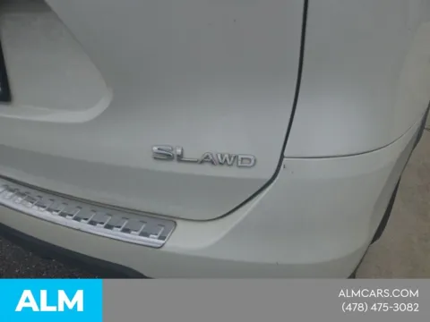 More photos of 2015 Nissan Rogue SL at ALM Mazda Macon, GA