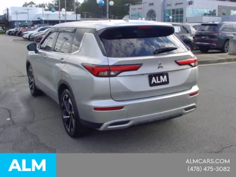 More photos of 2023 Mitsubishi Outlander SE at ALM Mazda Macon, GA