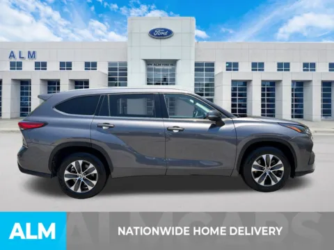 More photos of 2022 Toyota Highlander XLE at ALM Ford Marietta, GA