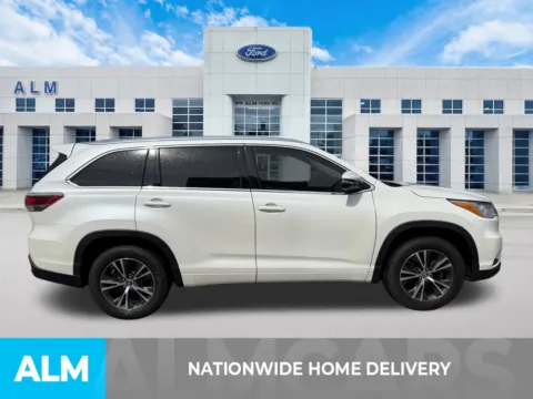 More photos of 2016 Toyota Highlander XLE V6 at ALM Ford Marietta, GA