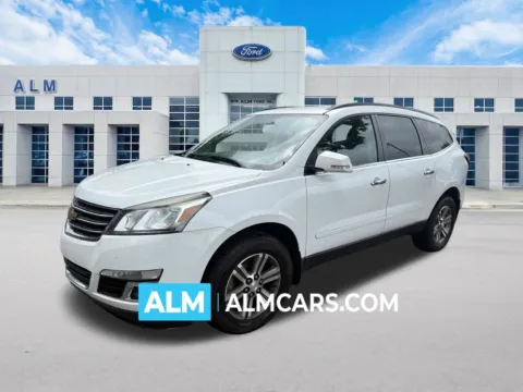 White 2017 Chevrolet Traverse LT for sale in Marietta, GA