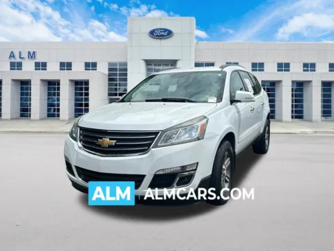 White 2017 Chevrolet Traverse LT for sale in Marietta, GA