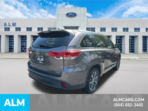 More photos of 2018 Toyota Highlander XLE at ALM Ford Marietta, GA