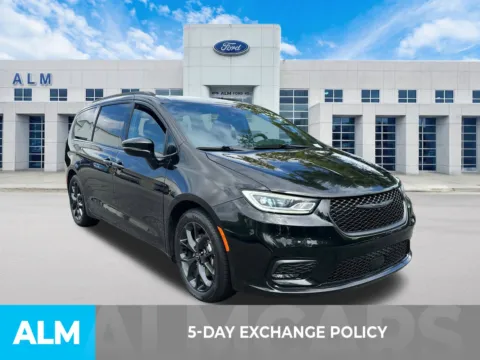 Another view of 2025 Chrysler Pacifica Limited for sale in Marietta, GA at ALM Ford Marietta