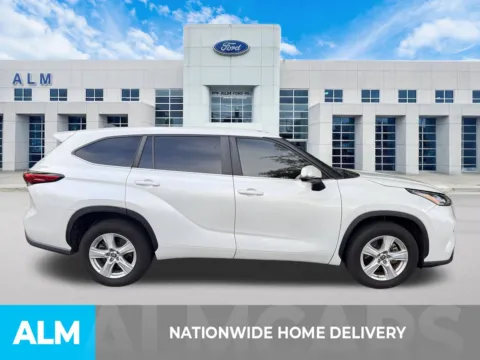 More photos of 2023 Toyota Highlander Hybrid LE at ALM Ford Marietta, GA
