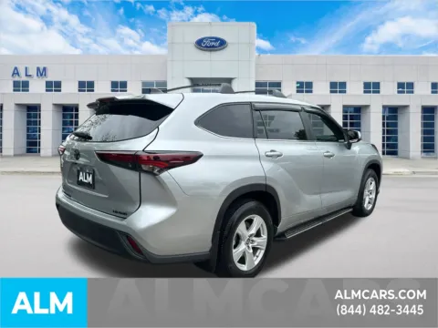 More photos of 2024 Toyota Highlander LE at ALM Ford Marietta, GA