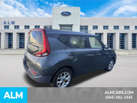 More photos of 2022 Kia Soul LX at ALM Ford Marietta, GA