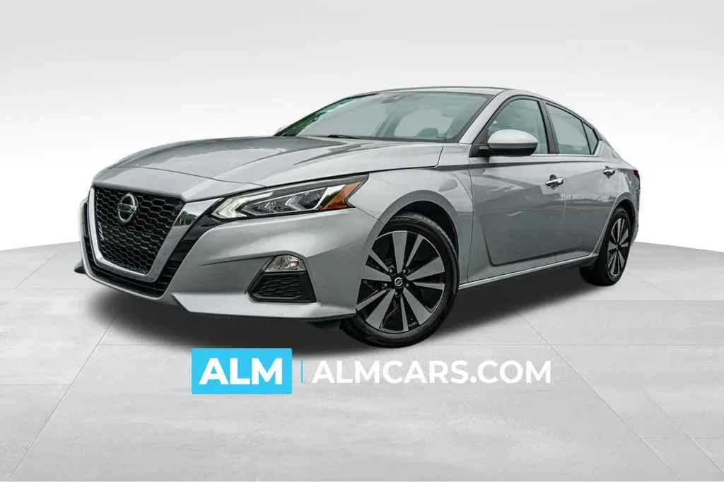Silver 2022 Nissan Altima 2.5 SV for sale in Marietta, GA