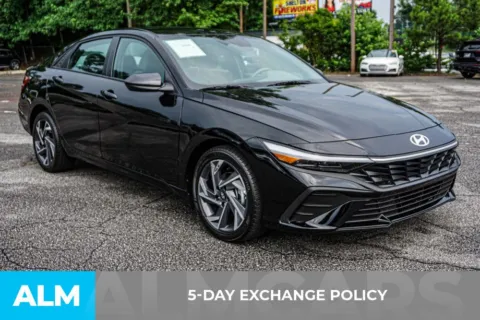 More photos of 2025 Hyundai Elantra SEL Sport at ALM Marietta, GA