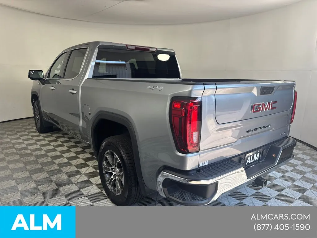 2026 GMC Sierra 1500 SLT - Photo 9
