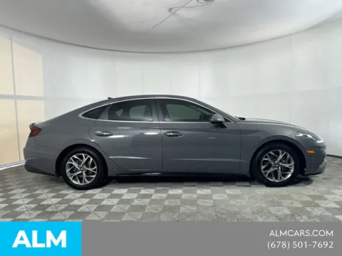 More photos of 2020 Hyundai Sonata SEL at ALM Mazda South, GA