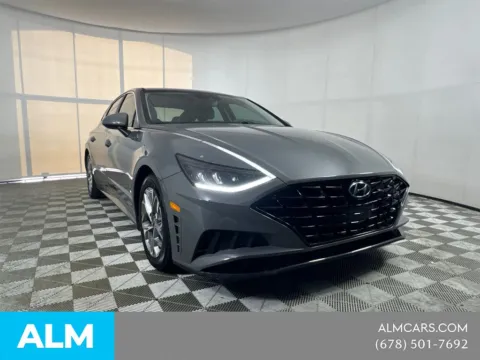 More photos of 2020 Hyundai Sonata SEL at ALM Mazda South, GA
