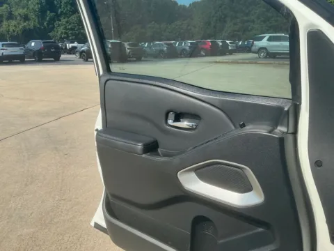More photos of 2023 Nissan Frontier SV at ALM Mazda South, GA