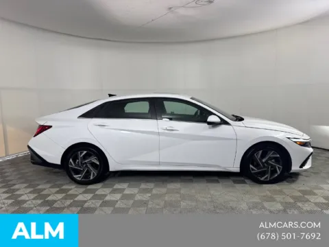 More photos of 2025 Hyundai Elantra SEL Convenience at ALM Mazda South, GA