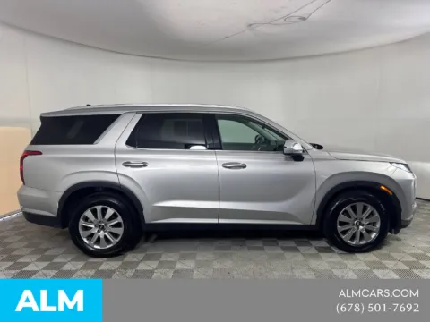 More photos of 2025 Hyundai Palisade SEL at ALM Mazda South, GA