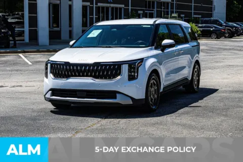 More photos of 2025 Kia Carnival LXS at ALM Newnan, GA