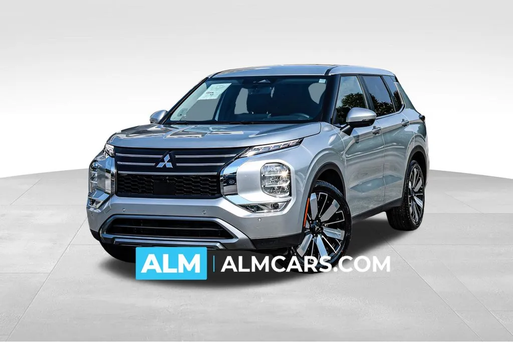 Silver 2025 Mitsubishi Outlander SE for sale in Newnan, GA