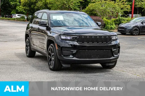 More photos of 2025 Jeep Grand Cherokee Altitude / MT Certified at ALM Newnan, GA