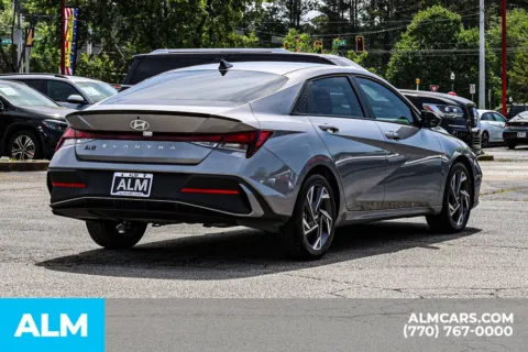 More photos of 2025 Hyundai Elantra SEL Sport at ALM Newnan, GA