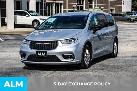 More photos of 2024 Chrysler Pacifica Touring L at ALM Newnan, GA