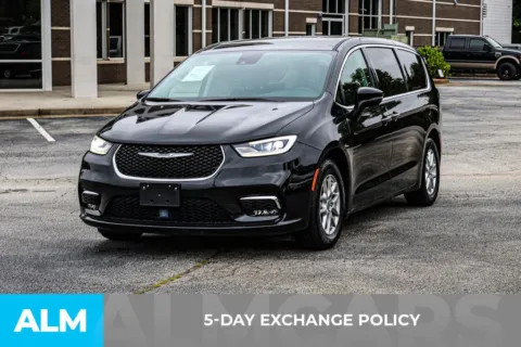 More photos of 2023 Chrysler Pacifica Touring L at ALM Newnan, GA
