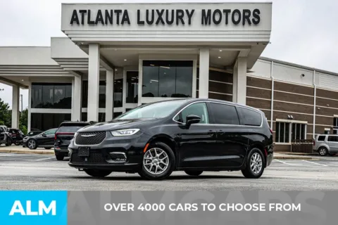 Another view of 2023 Chrysler Pacifica Touring L for sale in Newnan, GA at ALM Newnan