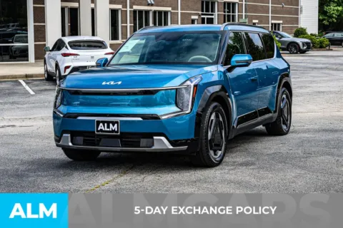 More photos of 2024 Kia EV9 Land at ALM Newnan, GA