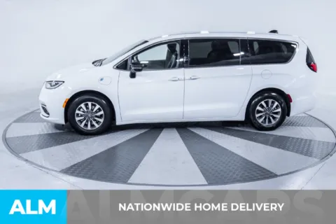 More photos of 2024 Chrysler Pacifica Hybrid Select at ALM Newnan, GA