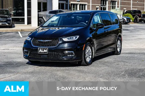 Another view of 2024 Chrysler Pacifica Touring L for sale in Newnan, GA at ALM Newnan