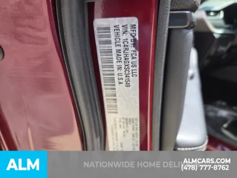 More photos of 2025 Jeep Grand Cherokee Laredo at ALM CDJR Perry, GA