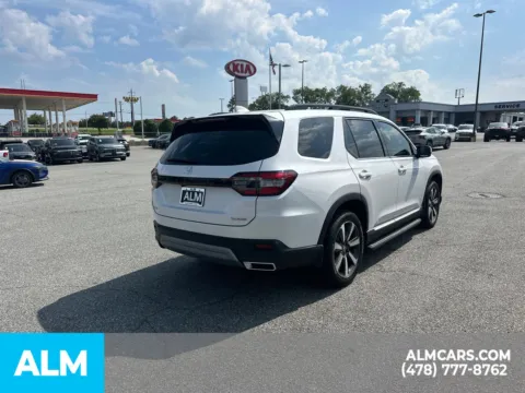 More photos of 2025 Honda Pilot Touring at ALM CDJR Perry, GA