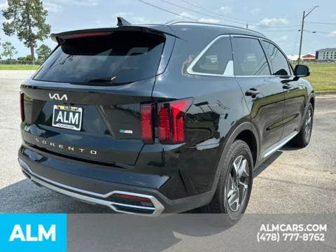 More photos of 2022 Kia Sorento Hybrid S at ALM Kia Perry, GA