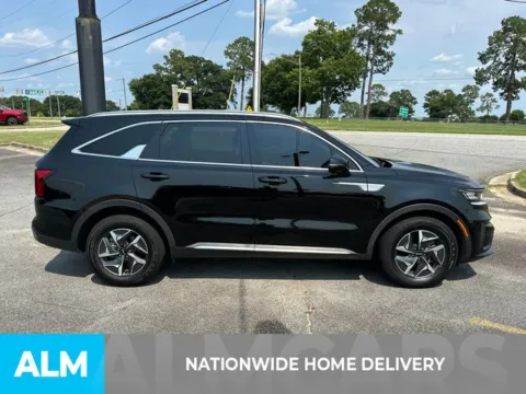 More photos of 2022 Kia Sorento Hybrid S at ALM Kia Perry, GA