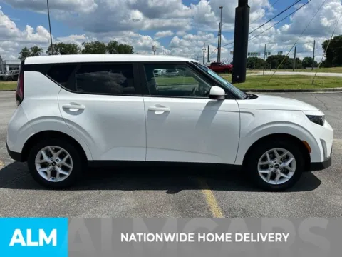 More photos of 2025 Kia Soul LX at ALM Kia Perry, GA