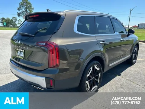 More photos of 2024 Kia Telluride S at ALM Kia Perry, GA