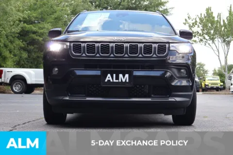 More photos of 2025 Jeep Compass Latitude at ALM Roswell, GA