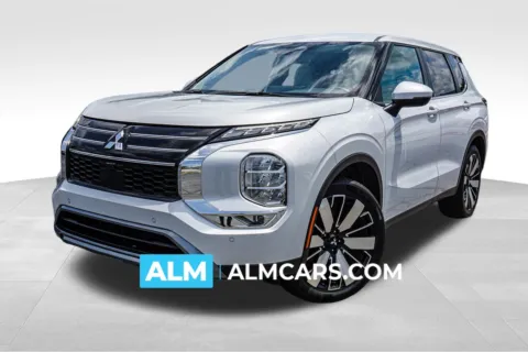 White 2025 Mitsubishi Outlander SE for sale in Union City, GA