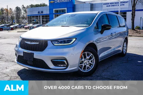Another view of 2024 Chrysler Pacifica Touring L for sale in Union City, GA at ALM Chevrolet South