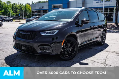 Photos of 2025 Chrysler Pacifica Limited for sale in Union City, GA at ALM Chevrolet South